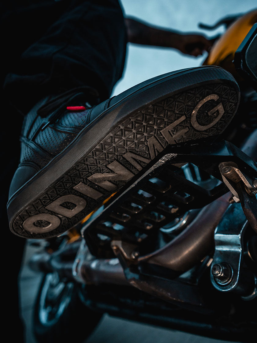 靴 OAO AERO Apex Aero Perforated D3O Motorcycle Shoes - Black – Odin Mfg